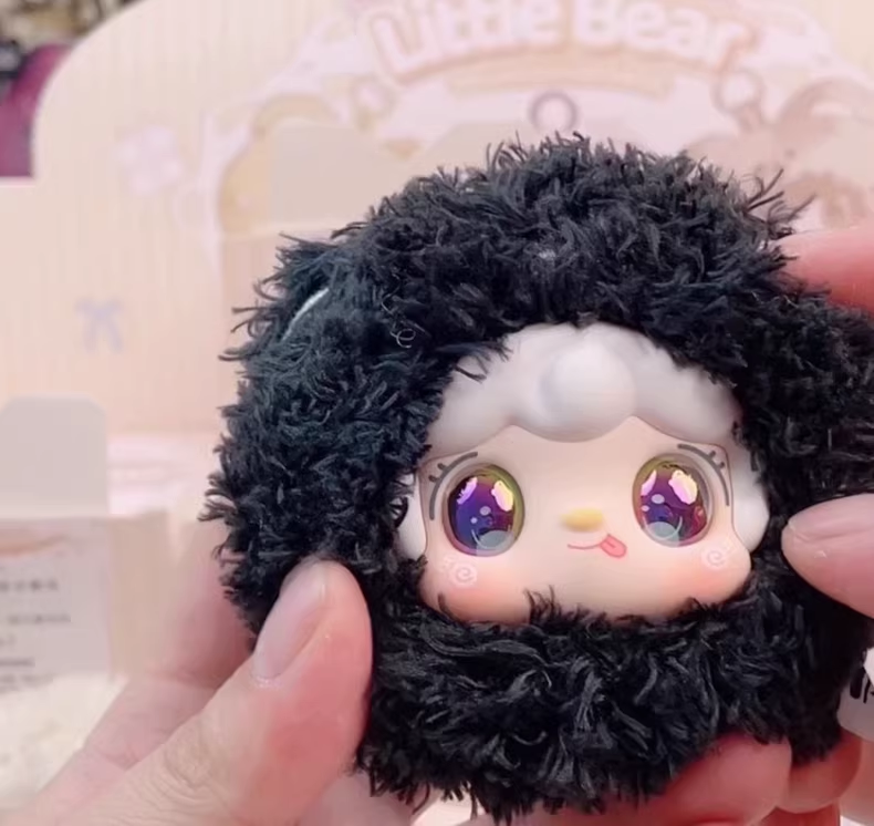 <089>Yooki V9 -Pinch little bear plush blind box